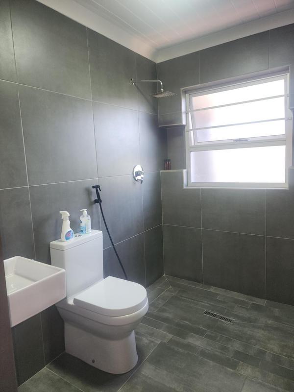 4 Bedroom Property for Sale in Pelikan Park Western Cape